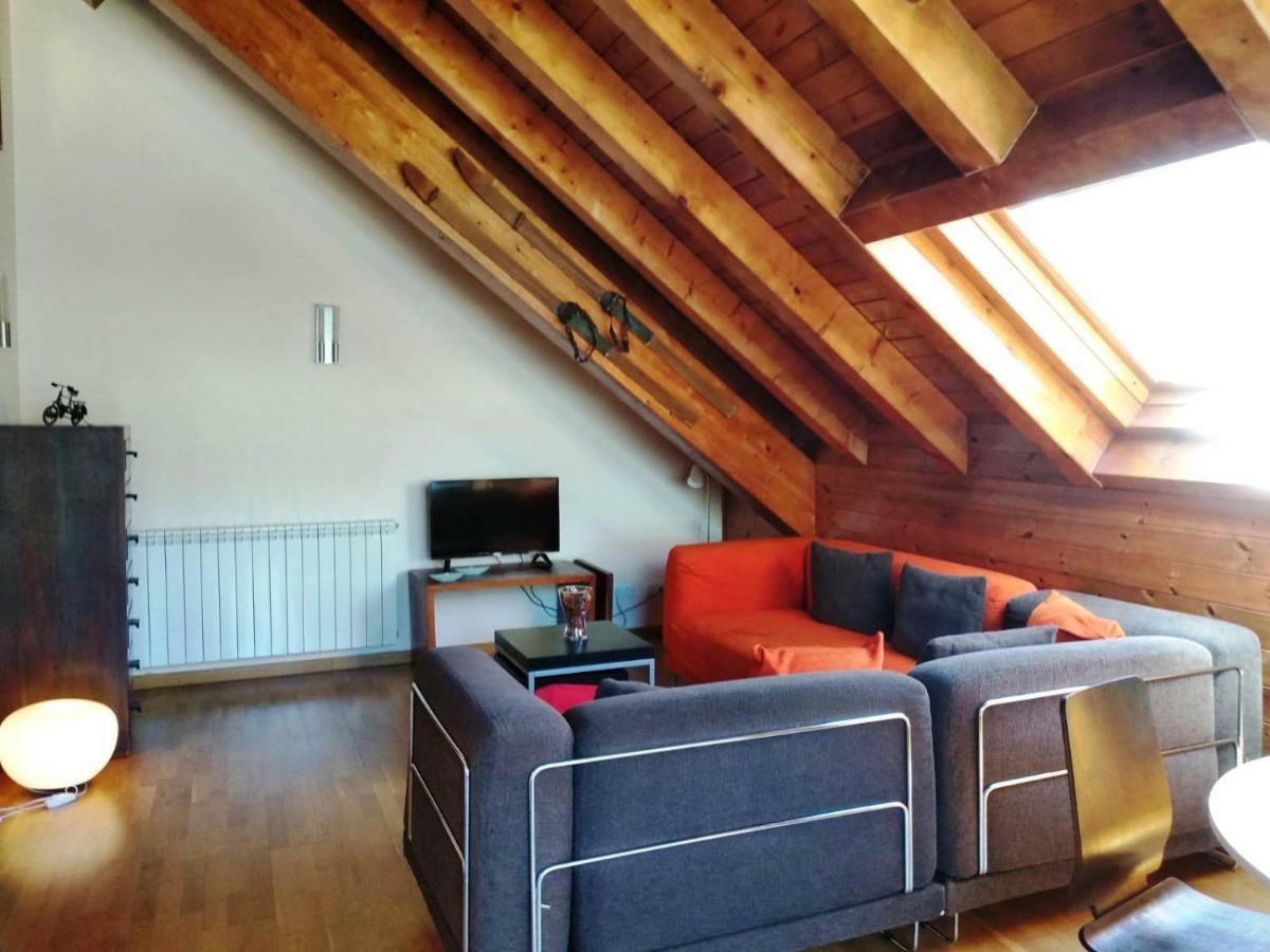 Duplex Familiar En Esterri d'Àneu Buitenkant foto